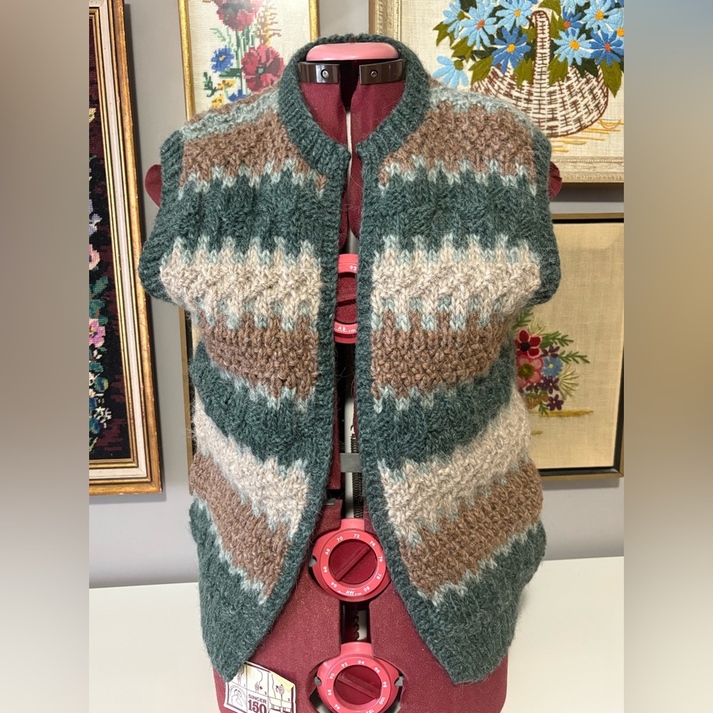 Homemade Women's Multicolor Knit Sweater Vest